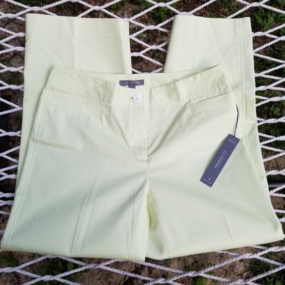 Ann Taylor Pants - NWT Ann Taylor Light Green Boot Leg Crop Pants 4